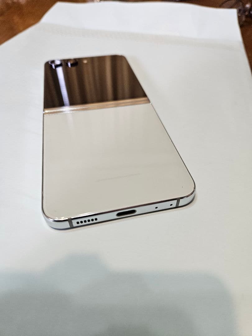 美品 GALAXY Z flip5 ギャラクシーZフィリップ5 512gb