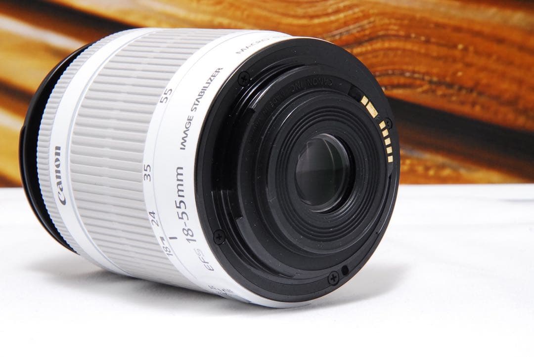 「スマホ卒業」最初の一眼に Canon Kiss X7 ホワイト スマホ転送