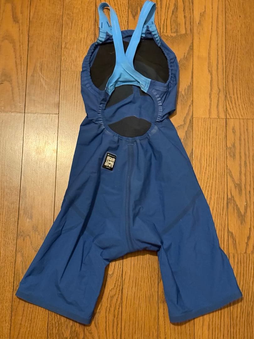 最新　アリーナ　競泳水着　高速水着　アクアフォースストーム　M