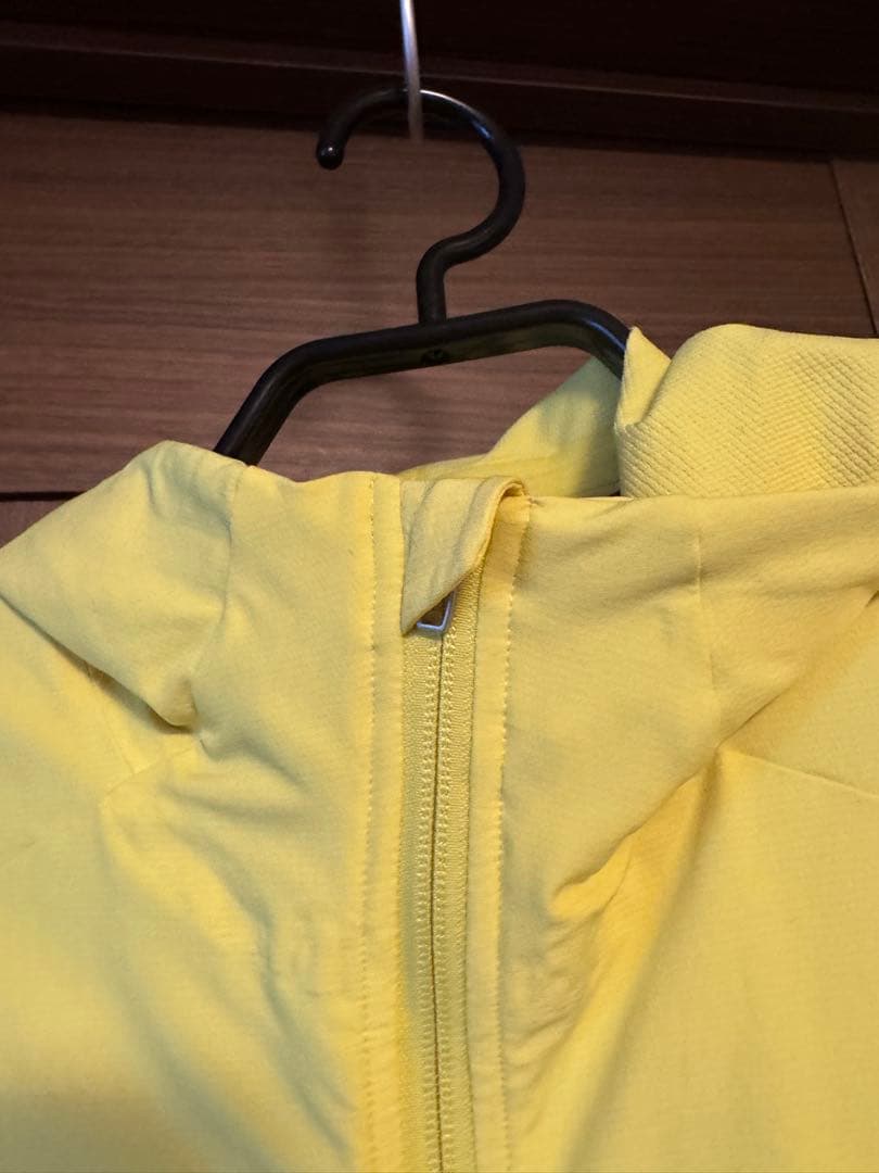 ウォーキング・ランニングウェア lululemon warp light jaket xs