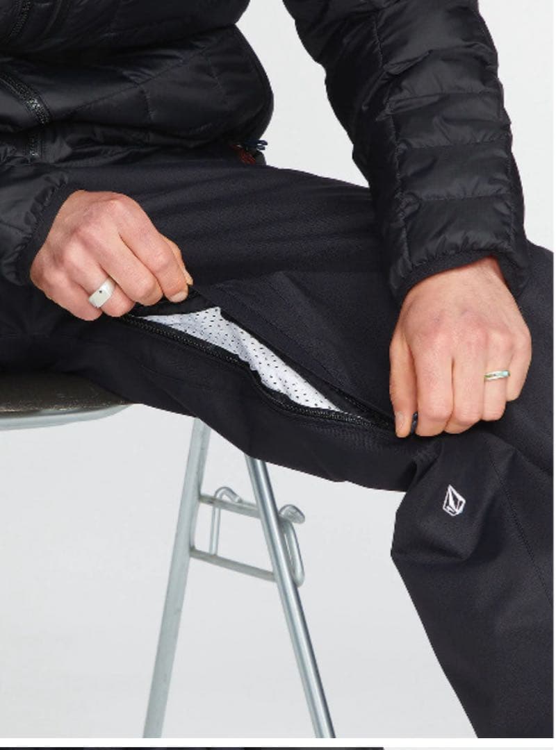 VOLCOM スノーボードウェア パンツ　白