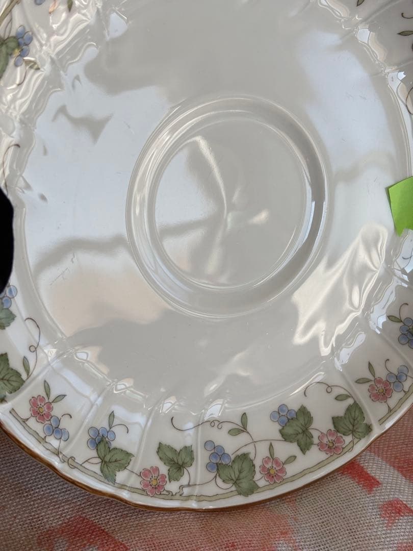 ノリタケ　クラフトーン　アイビーソング カップ＆ソーサー4客プレート2枚セット