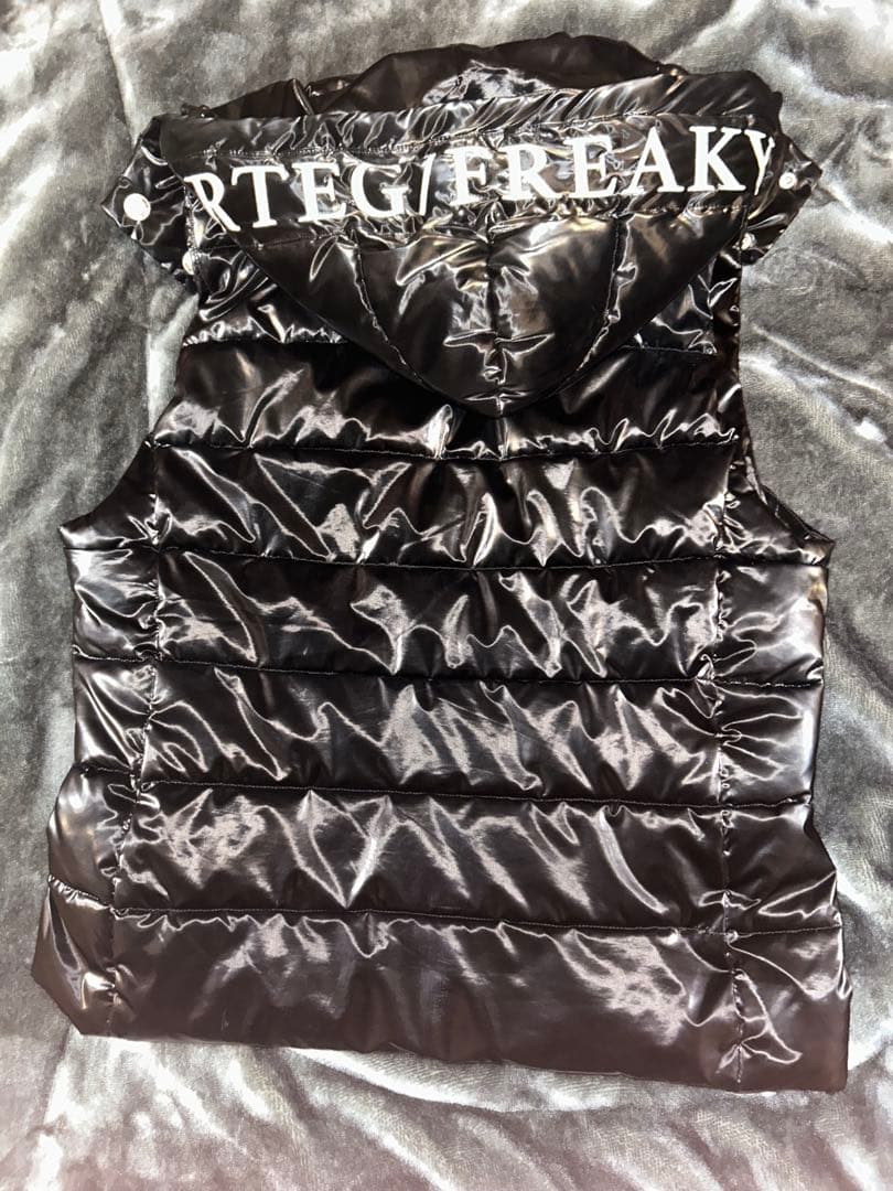 廃盤アダムスジャグラー ブラック ダウンベスト L