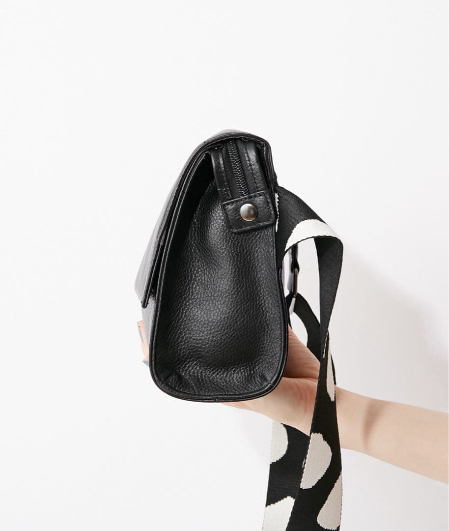 イアパピヨネ　ワイドテープショルダーバッグ　ボディバッグ　ダルメシアン