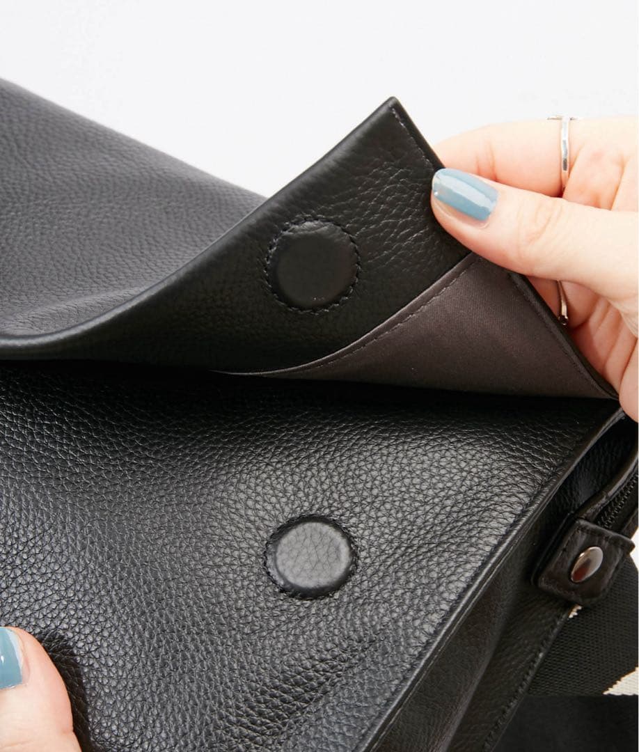 イアパピヨネ　ワイドテープショルダーバッグ　ボディバッグ　ダルメシアン