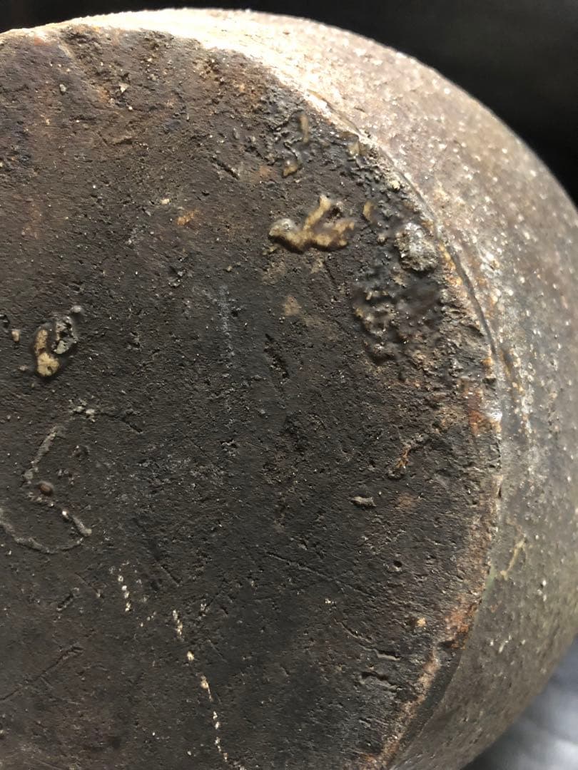 美しい古美術◾️蔵から釉薬のプチプチしたかなり雰囲気のある壺、壷、花瓶が出て来た。