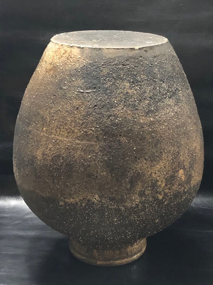 美しい古美術◾️蔵から釉薬のプチプチしたかなり雰囲気のある壺、壷、花瓶が出て来た。