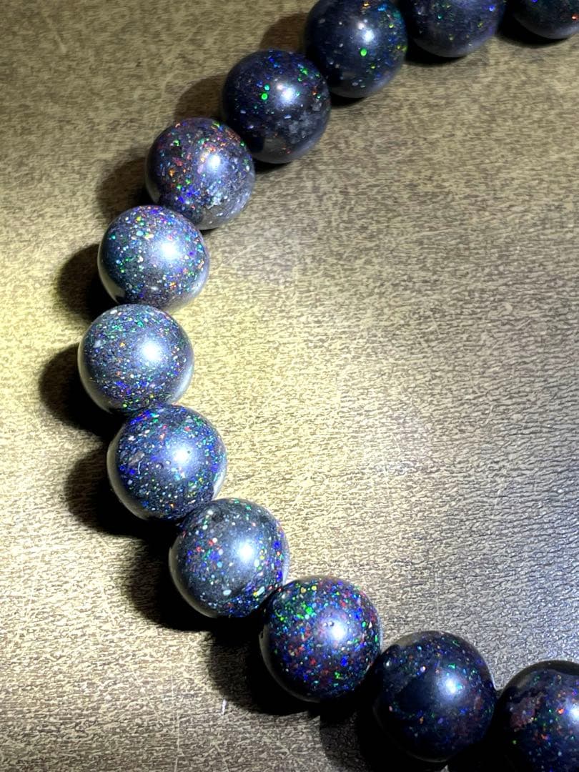 【新入荷】超高品質　ブラックマトリックスオパールブレス8.5㎜（新品未使用）虹色