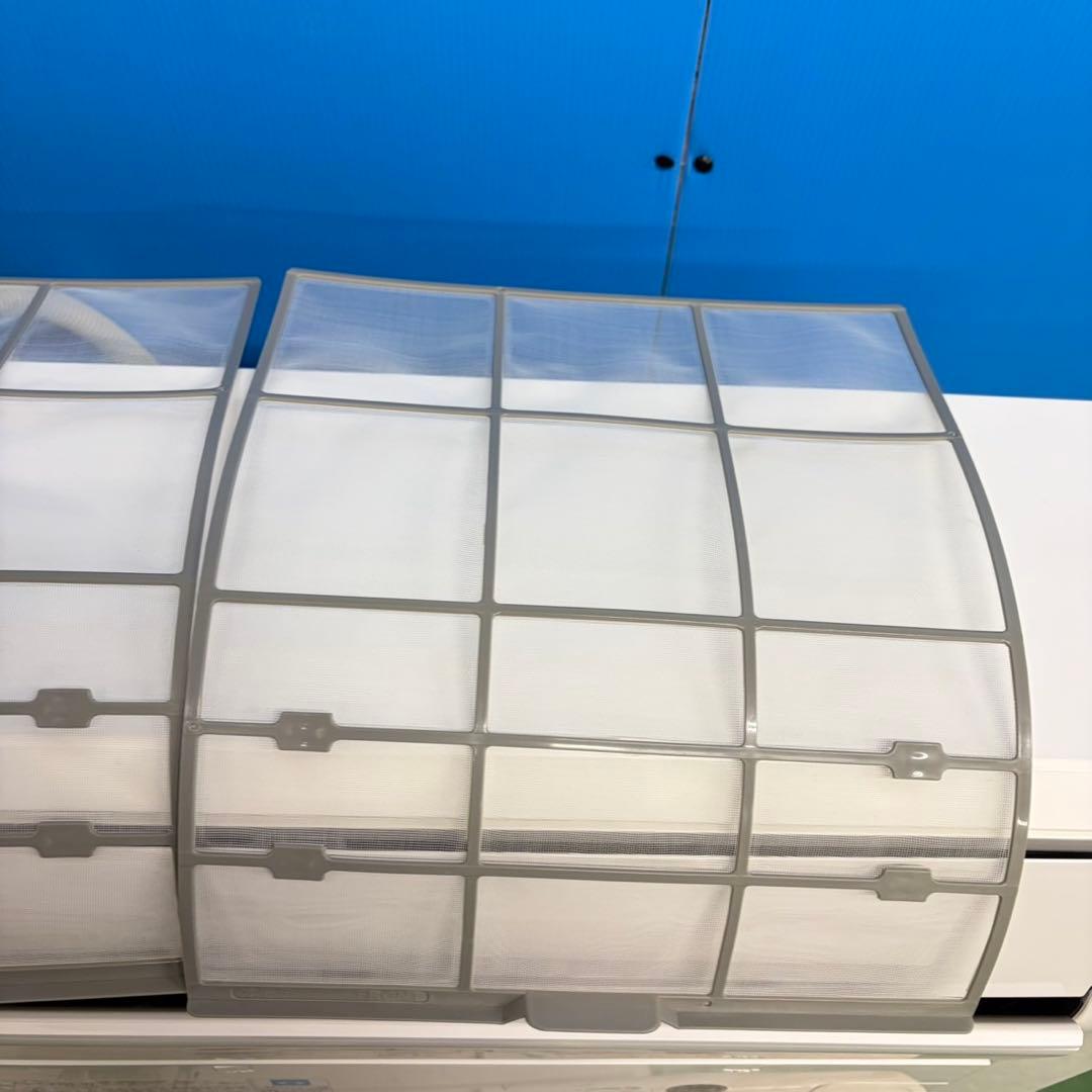 725 モデルルーム展示品　ルームエアコン　容量2.2kw 6畳〜8畳向け