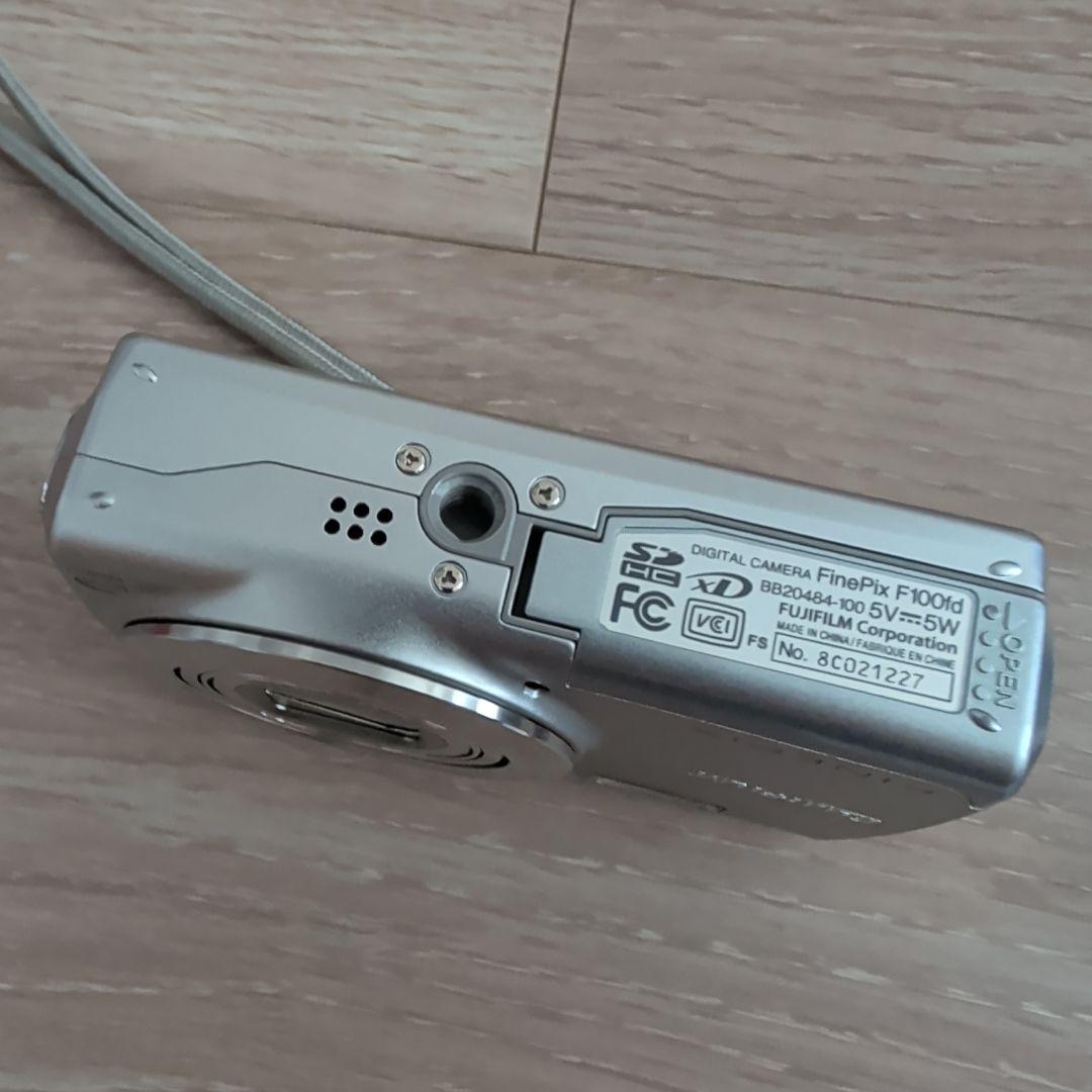 Fujifilm FinePix F100fd シルバー ファインピックス