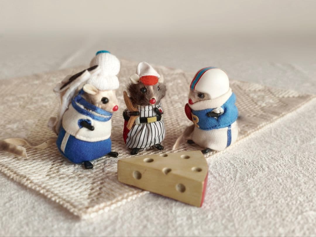 * vintage figure ❀ふんわり可愛い ラグビー選手の ネズミくん