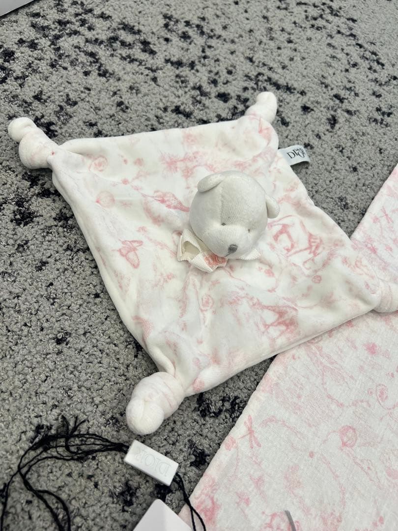 babyDior 花柄 ピンクハンカチ ぬいぐるみ付き