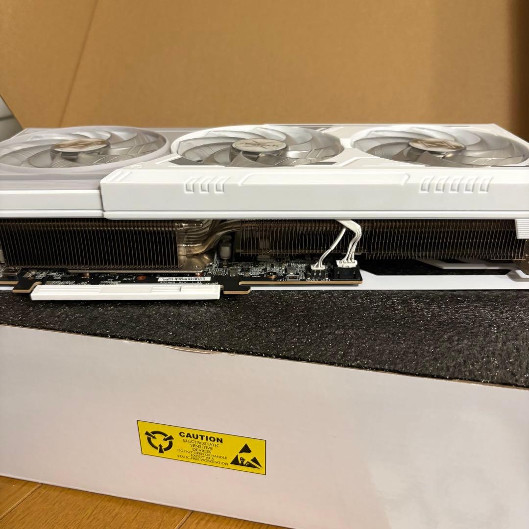 グラフィックボード・グラボ・ビデオカード ASRock Radeon RX 9070 XT