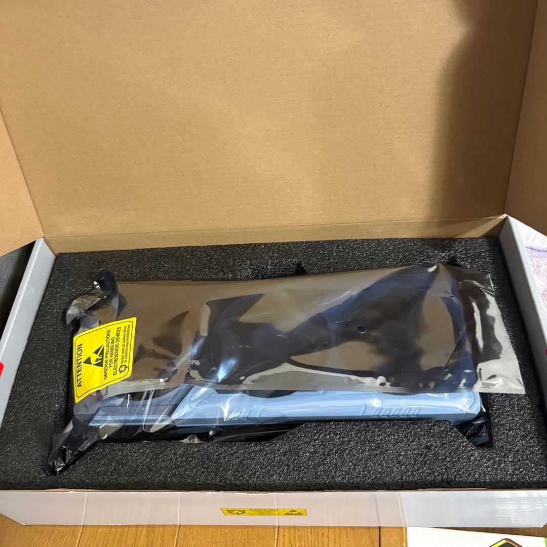 グラフィックボード・グラボ・ビデオカード ASRock Radeon RX 9070 XT