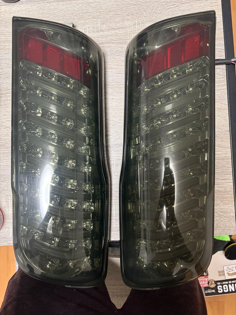 白龍　キャラバン　LEDテールライト スモークデザイン