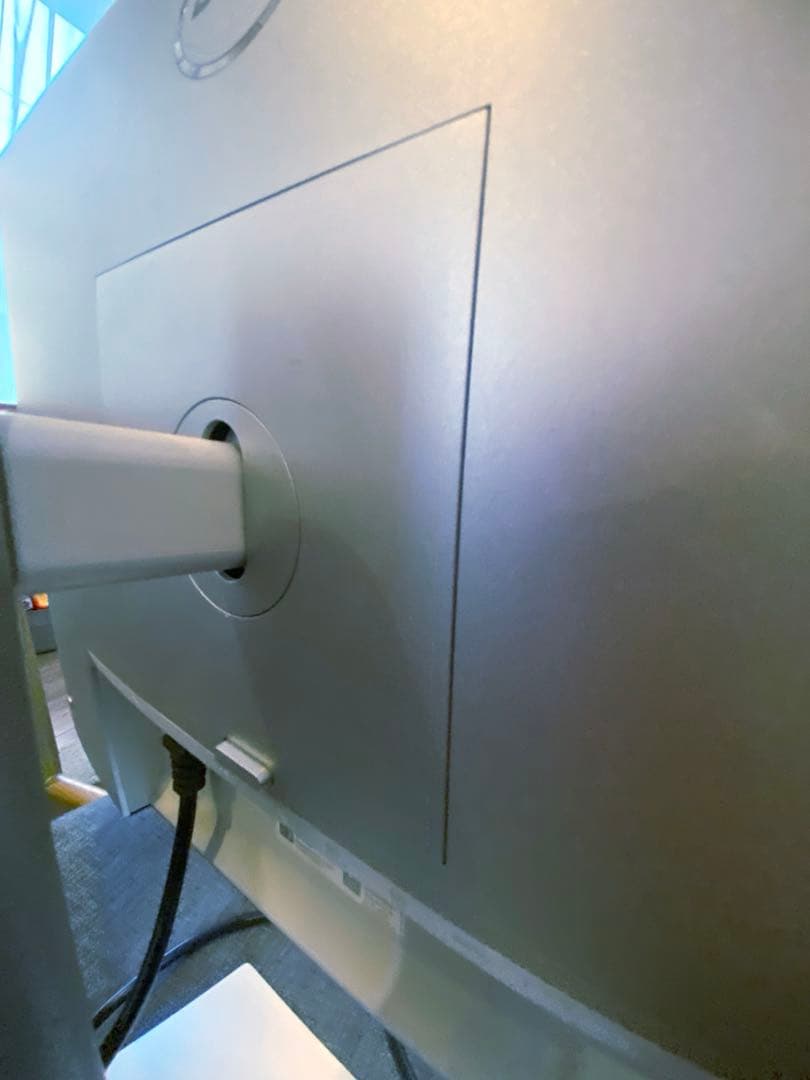 DELL U2421E 24.1インチ IPSパネル　USB Type-Cハブ付