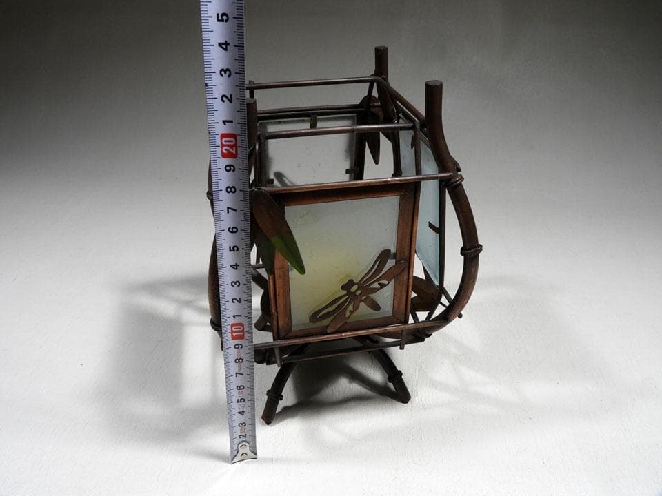 ●現代作 和物 銅製 行燈 蜻蛉 笹透かし紋 四面磨硝子 金工 重さ986ｇ