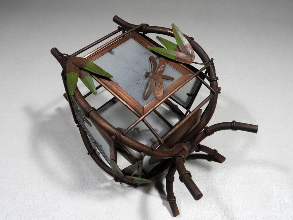 ●現代作 和物 銅製 行燈 蜻蛉 笹透かし紋 四面磨硝子 金工 重さ986ｇ