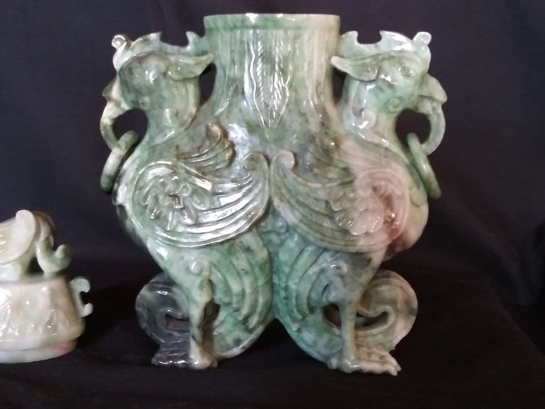 玉製鶏尊　南陽翡翠(独山玉)製　中国工芸品　置物　NO.837