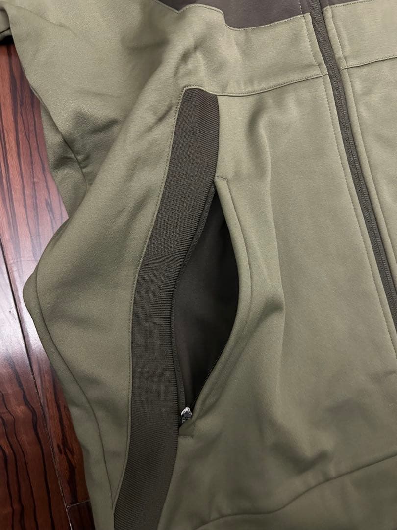 新品未使用　アシックス　オーストラリア代表　チームスウェット　L