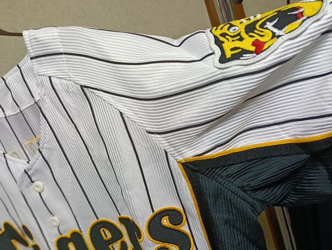 激レア！一球製 阪神タイガース 藤川球児 ユニフォーム ハローキティワッペン付き