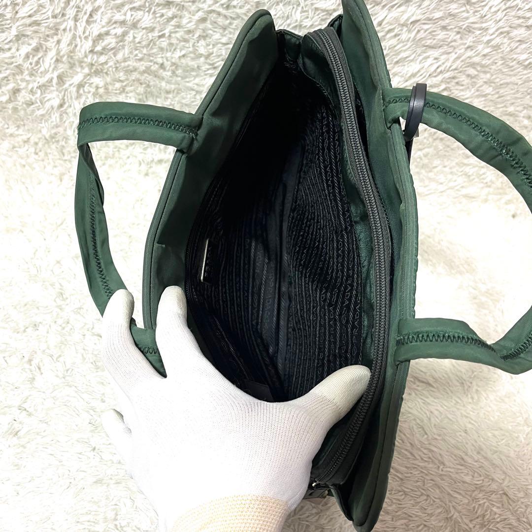 ✨超激レア✨PRADA ビジネスバッグ 3気室 三角ロゴプレート カデナ 南京錠