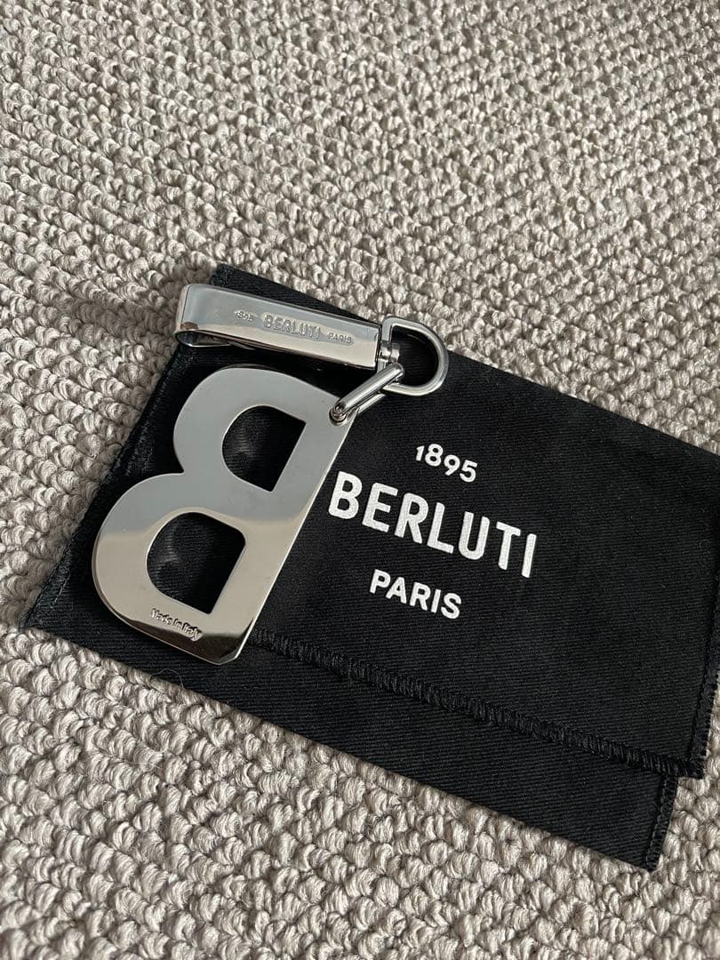 Berlutiベルルッティカリグラフィキーホルダー バッグチャーム