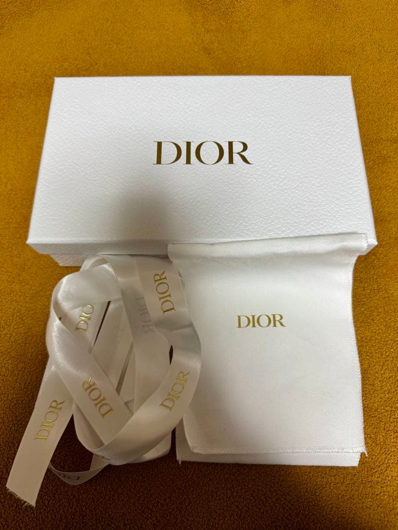 Christian Dior iPhone15proケース 日本限定　ホワイト