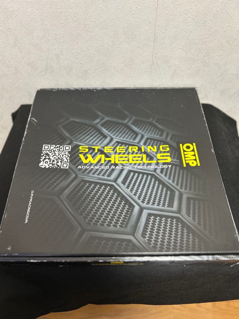 OMP ステアリング 300㎜ トレッチェント 新品ホーンボタン付