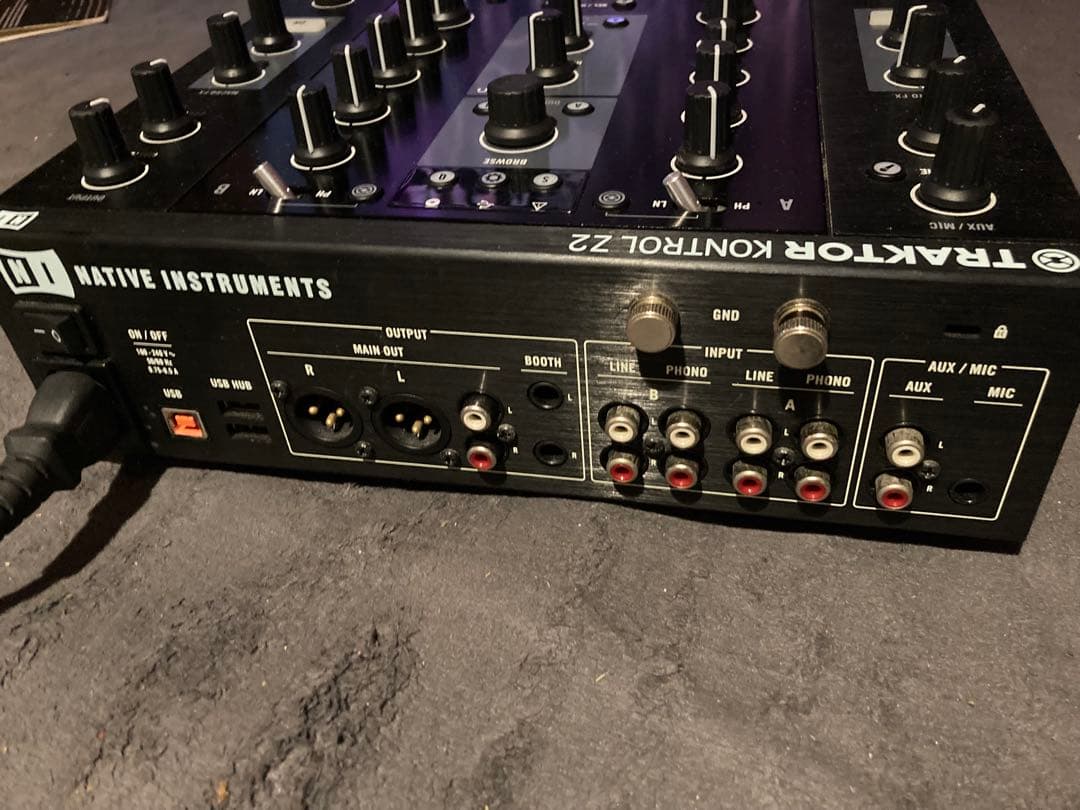 TRAKTOR KONTROL Z2 DJミキサー