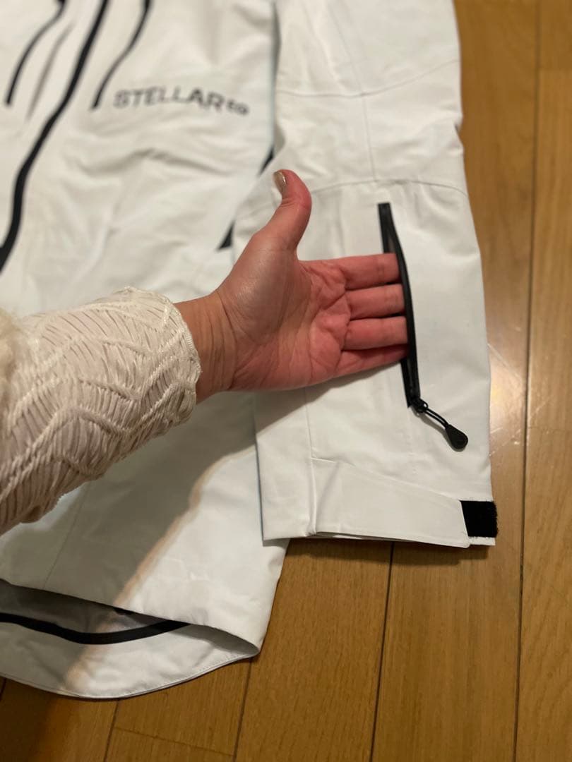 日本未入荷　STELLAR EQUIPMENT スキーウェア　レディース