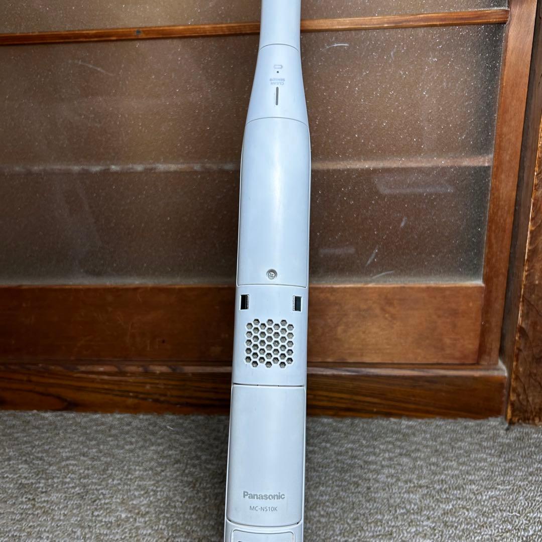 Panasonic MC-NS10K コードレス掃除機 2022年製