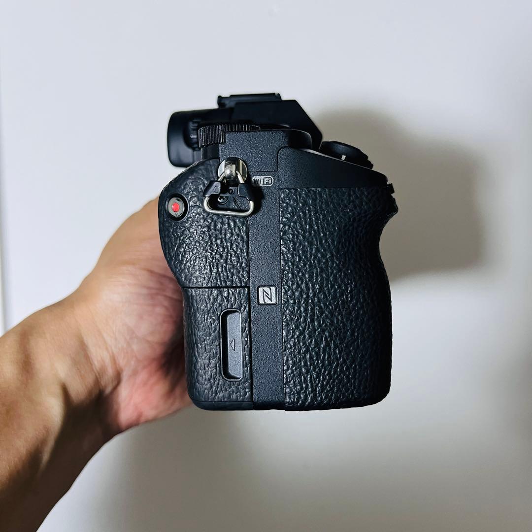 美品　SONYミラーレス α7Ⅱ 純正バッテリー2つ付き