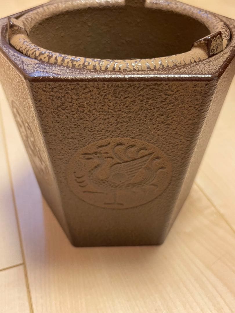 鋳鉄製茶道具 六角形 火鉢 涼炉 鉄瓶用 工芸品