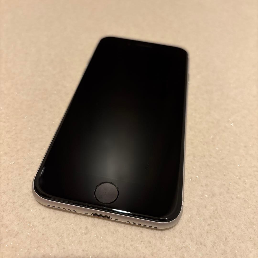 Apple iPhone SE 64GB SIMフリー　ホワイト 本体