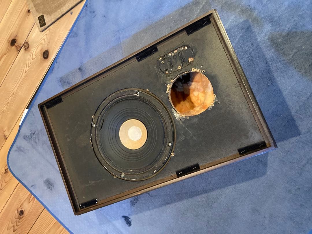 Acoustic Research AR-6 エンクロージャー