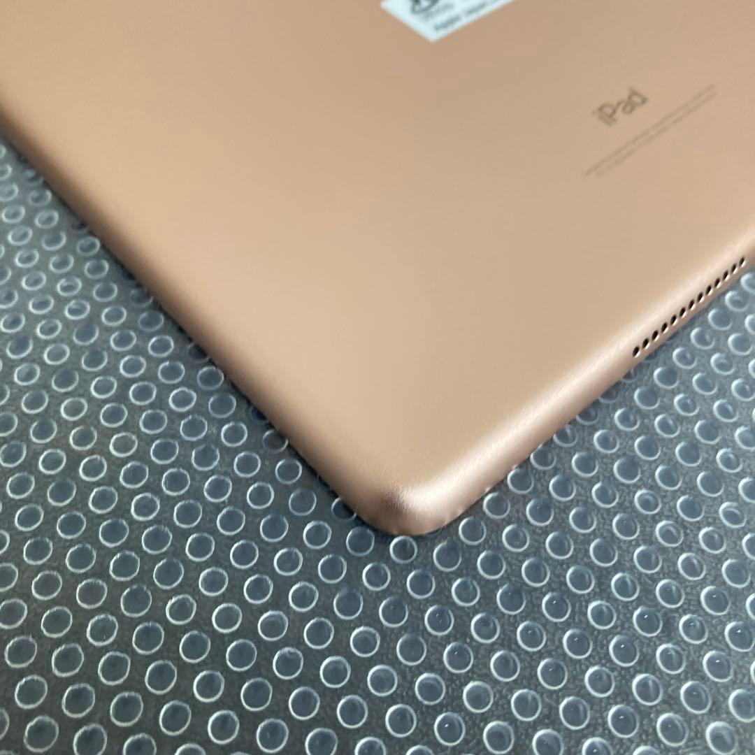1077 極美品新品級☆電池最良好☆iPad6第6世代32GB WIFIモデル☆