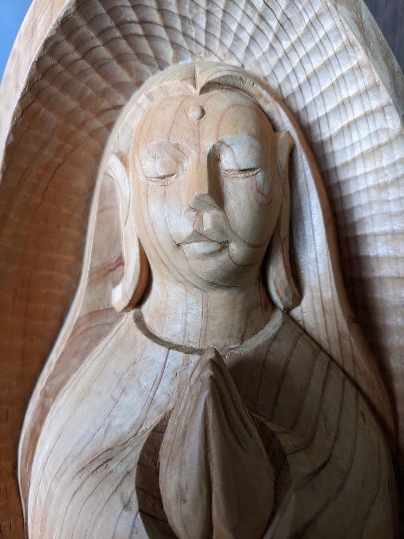 平和観音さま　　実物・立体作品　　作品番号 B−3　彫刻家　岩村一博