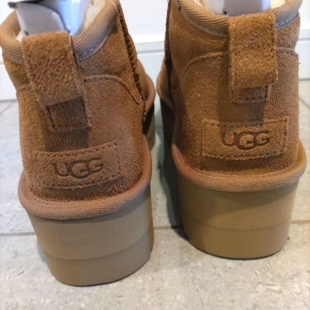 UGG ブラウン スエード ムートンブーツ　（クラシックウルトラミニ）