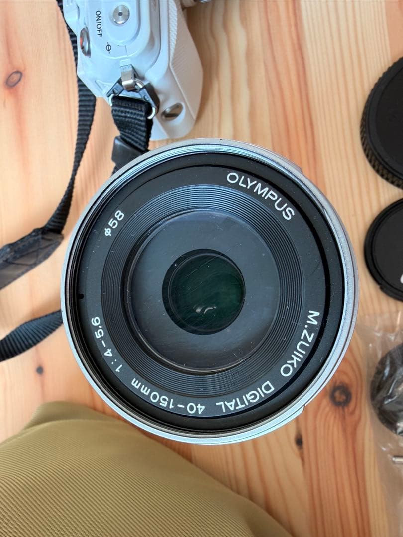 オリンパス OLYMPUS Pen Lite E-PL6 ミラーレス一眼　カメラ