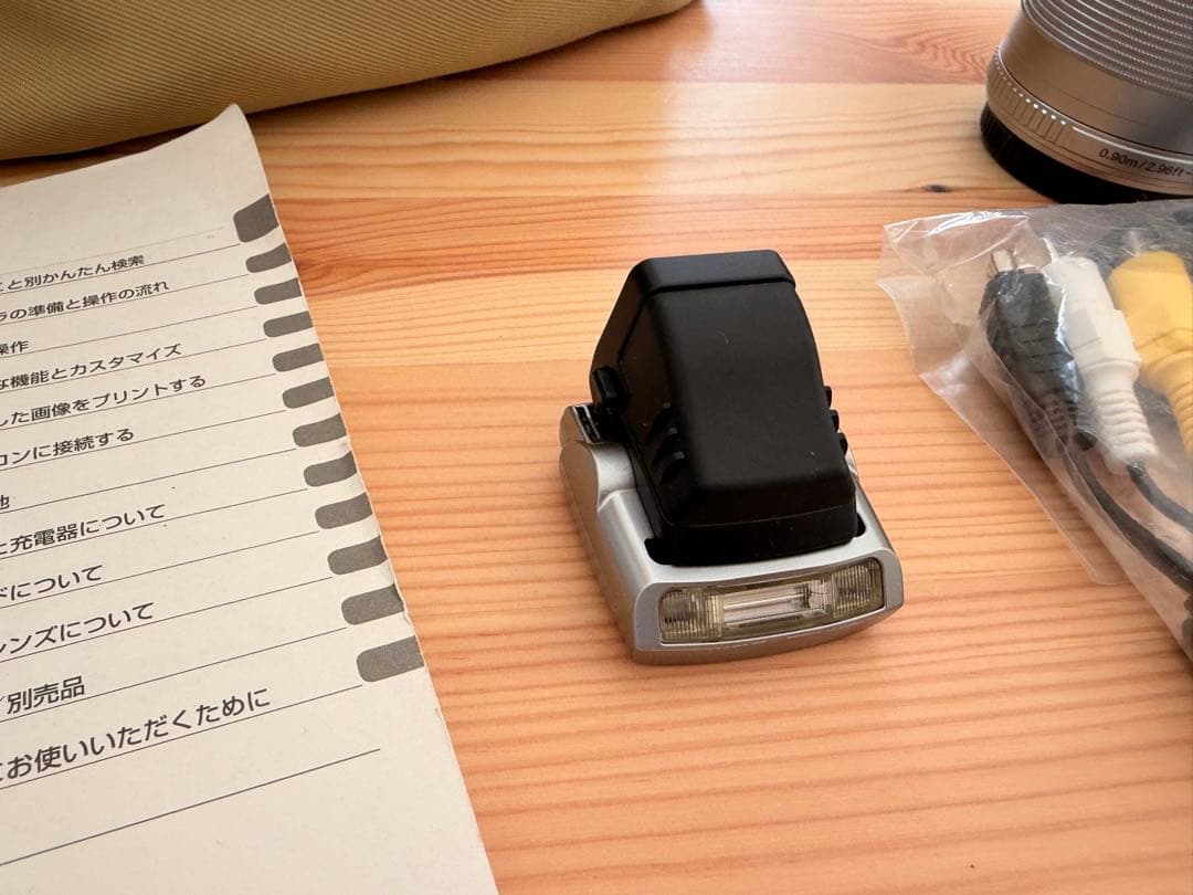 オリンパス OLYMPUS Pen Lite E-PL6 ミラーレス一眼　カメラ