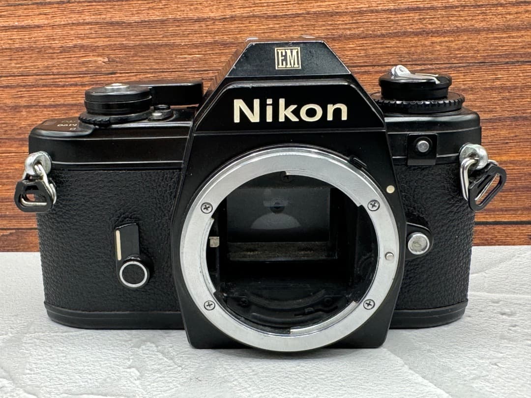 Nikon EM + 43-86mm F3.5 Ai｜完動お得セット