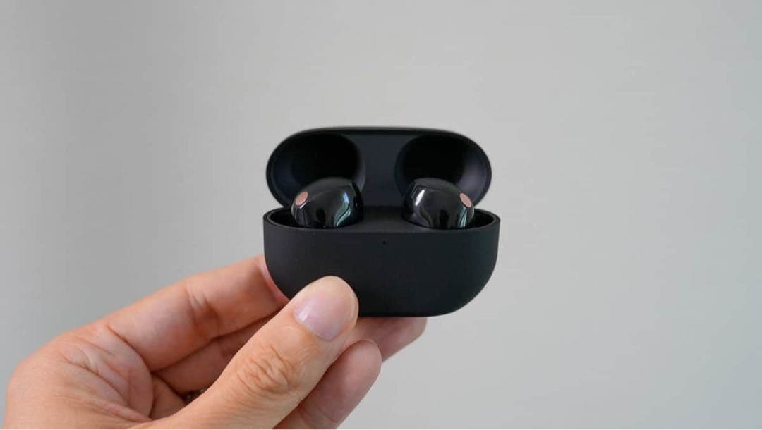 ブラック ワイヤレスイヤホン 充電ケース付き