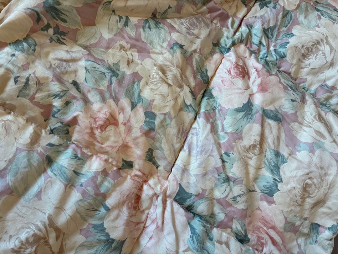 羽毛掛け布団　ダブルsize２枚set‼️(冬用、春用)