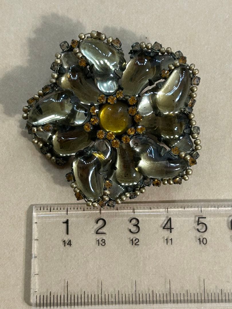 DeLuxe accessories ブローチ