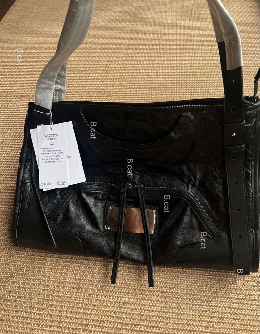 Matin Kim 黒 レザー ショルダーバッグboo