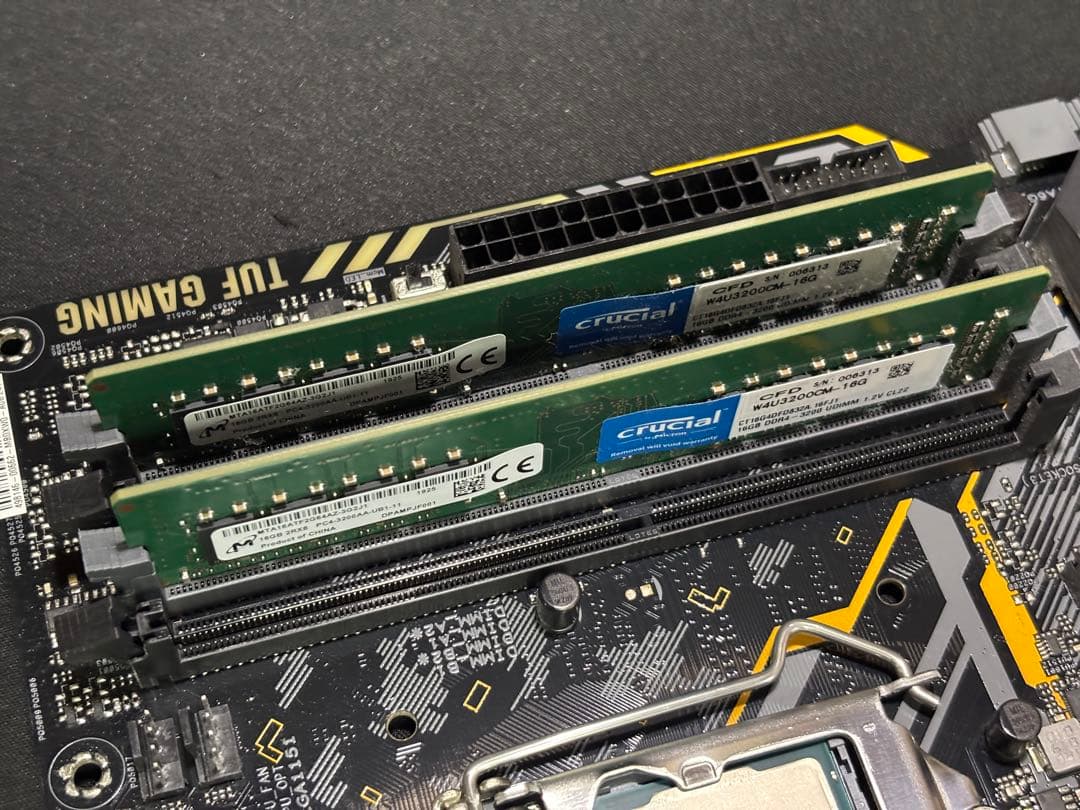 ATXマザーボード（3.0 GHzのi7、メモリ32G 付き）