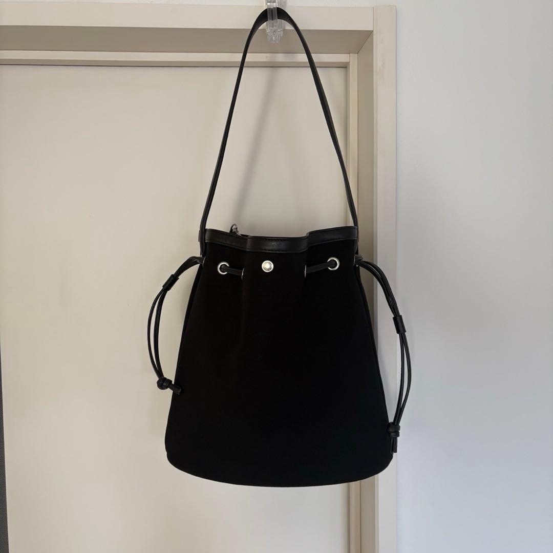 TOUT Y EST SAC COQUILLE BUCKET バケツバッグ