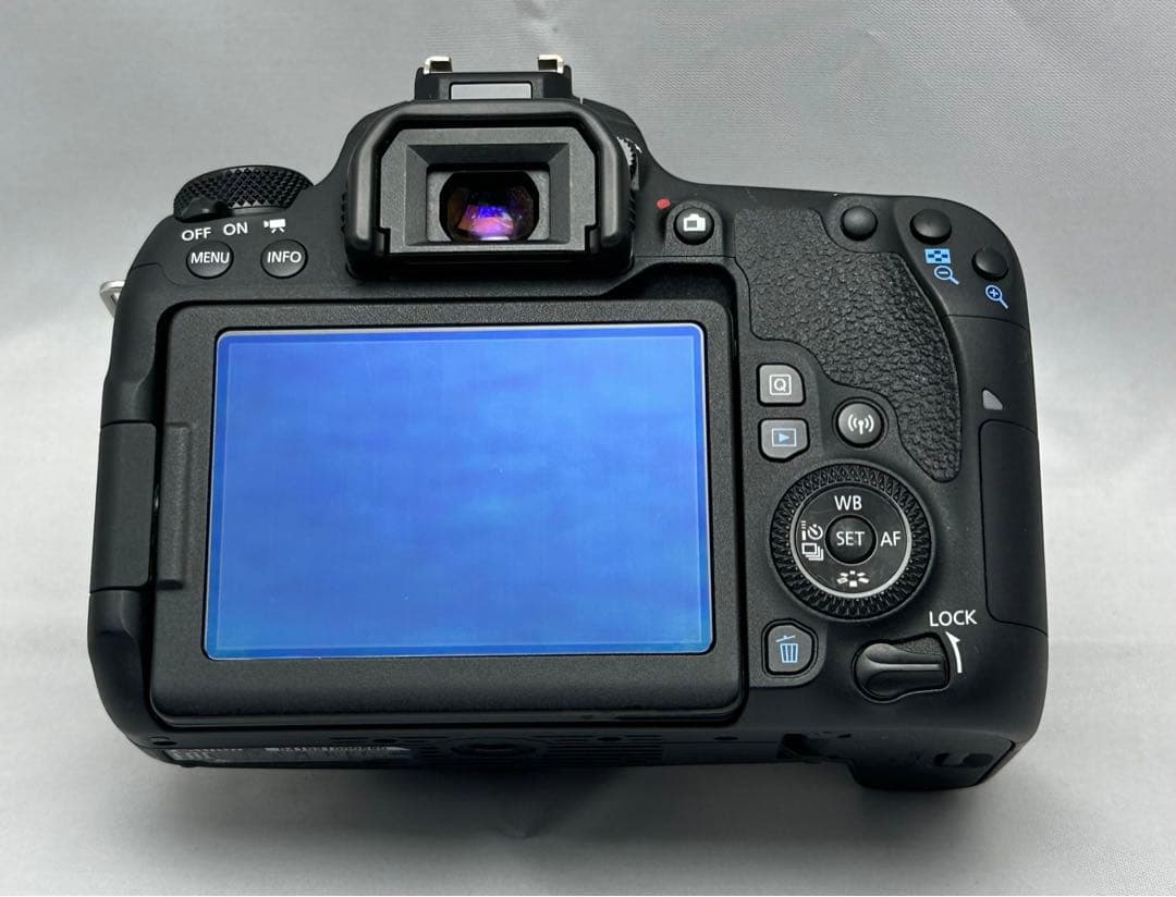 ショット数3,600枚！Canon EOS 9000D ダブルズームレンズキット