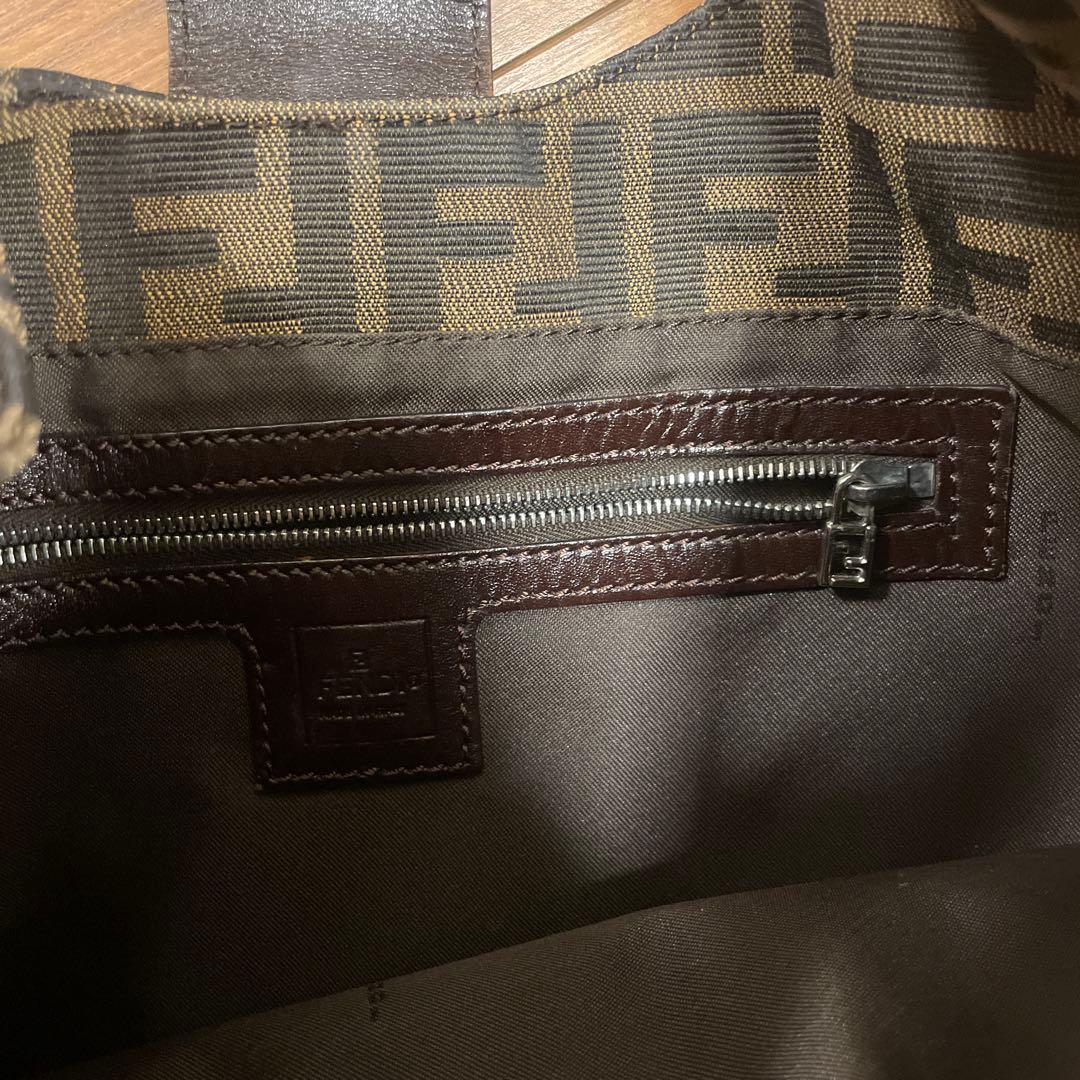 FENDI ズッカ柄　ショルダーバッグ